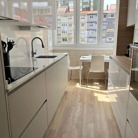 Ria De Bouzas Amplio Piso Muy Luminoso Con Vistas A La Ria