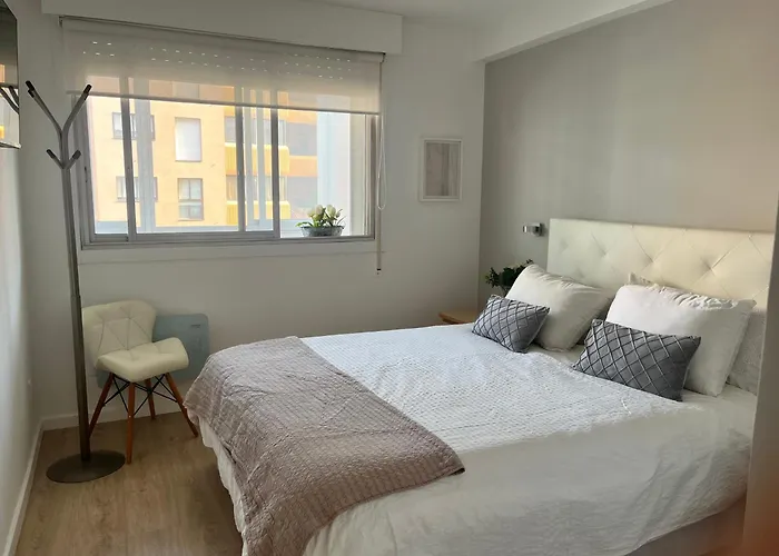 Ria De Bouzas Amplio Piso Muy Luminoso Con Vistas A La Ria Appartamento